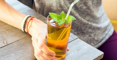 Augusta University Health expert share Dos and Don'ts for kombucha drinkers.
